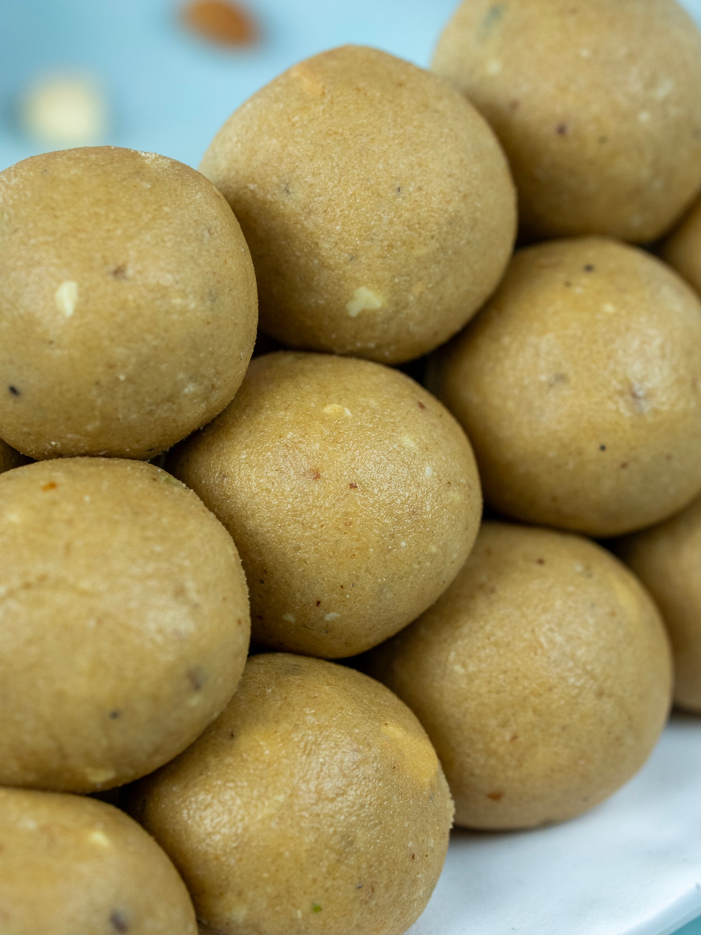 Gondh Laddu